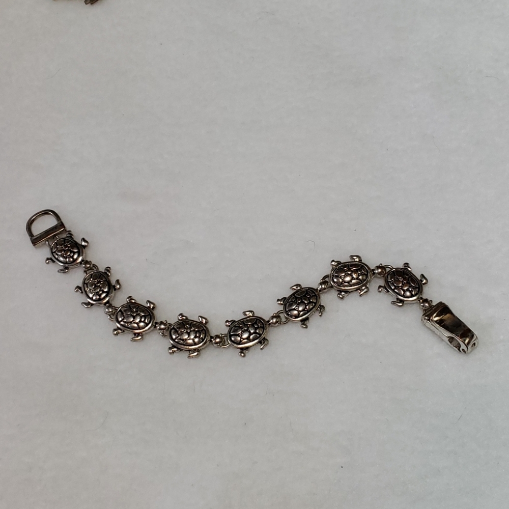 Sea Turtle Bracelet - Picture 2 of 4